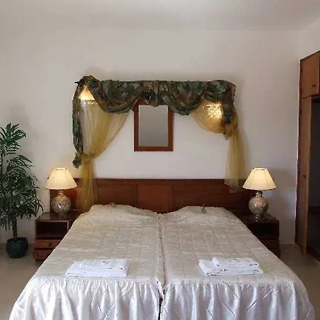 Casa Rosa Montes מלון בורגאו